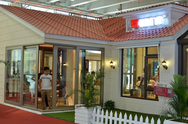 2015广州建博会新品集结 怡发门窗简朴淡雅