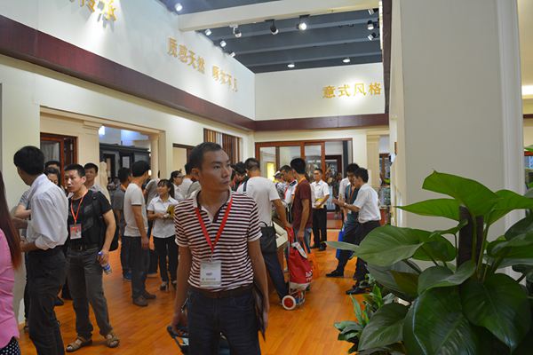 振帆铝材行业首家一站式高端铝型材制造商建博会上绽放异彩