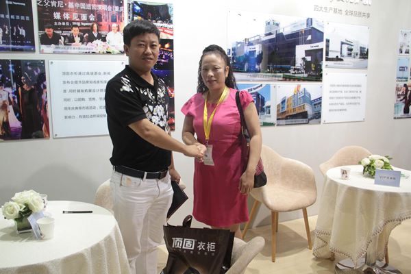 顶固衣柜引爆广州建博会