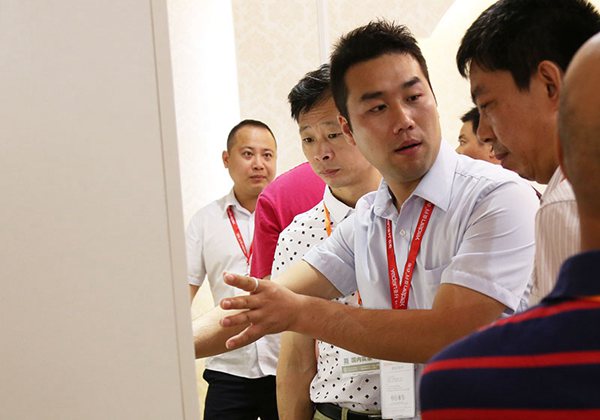 共创财富,畅赢未来 亚丹衣柜广州建博会圆满成功 共创财富,畅赢未来 亚丹衣柜广州建博会圆满成功