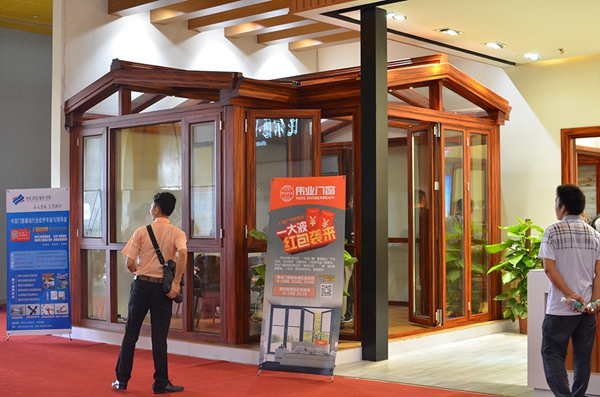 伟业新品惊艳亮相2015广州建博会