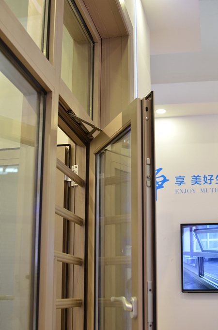 亚材新品惊艳亮相2015广州建博会