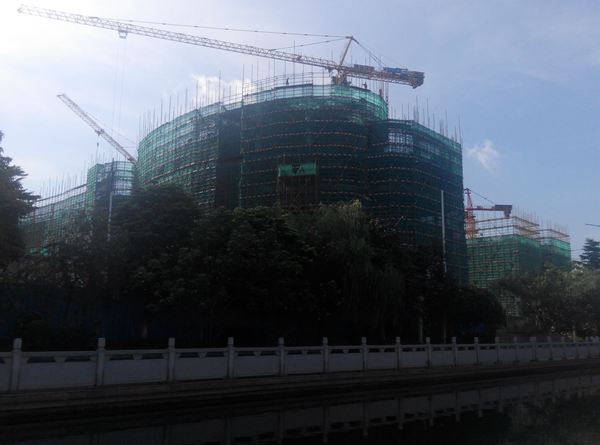 【伟业铝材】强抓总部建设“伟业总部国际大厦”初显风骚