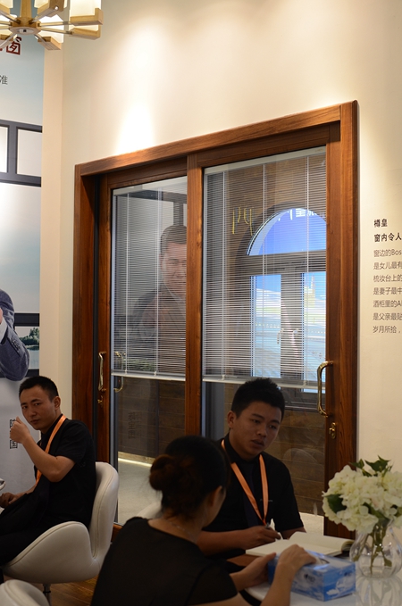 皇派新品惊艳亮相2015广州建博会