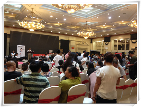 先锋联盟家居建材团购会 箭牌衣柜引爆全场