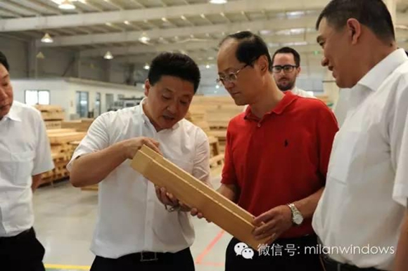 中国建筑金属结构协会会长郝际平莅临米兰之窗 