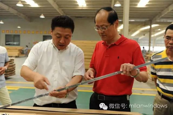 中国建筑金属结构协会会长郝际平莅临米兰之窗 