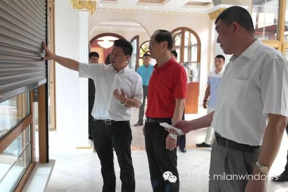 中国建筑金属结构协会会长郝际平莅临米兰之窗 