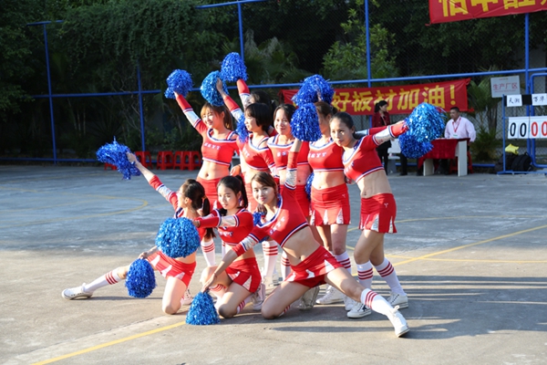 亚丹第二届“无醛杯”篮球友谊赛火热上演