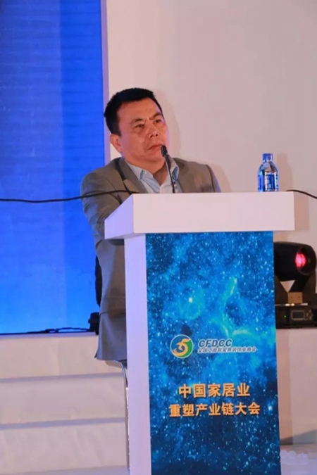 2015中国定制家居行业年会:诗尼曼衣柜再获殊荣 2015中国定制家居行业年会:诗尼曼衣柜再获殊荣