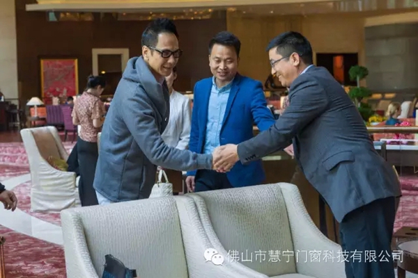 慧宁门窗正式签约影视巨星陈启泰为形象代言人