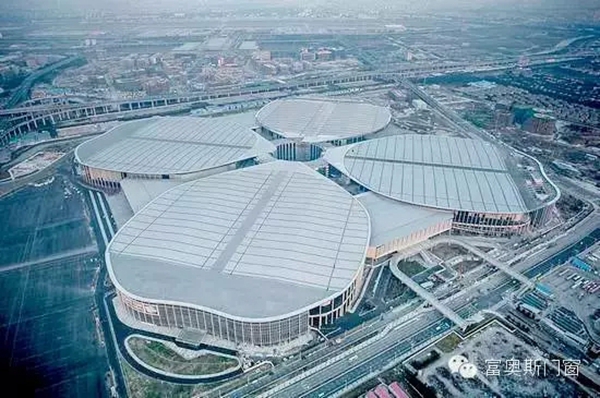 富奥斯门窗惊艳亮相上海建博会现场