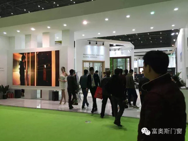 富奥斯门窗惊艳亮相上海建博会现场