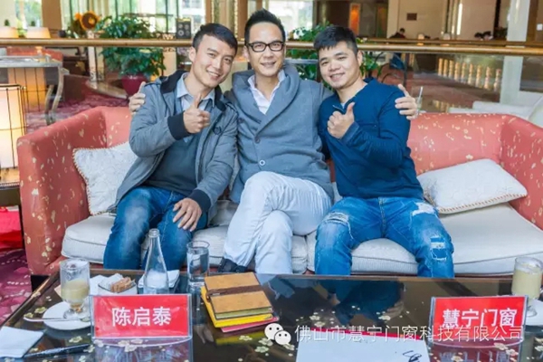 慧宁门窗正式签约影视巨星陈启泰为形象代言人
