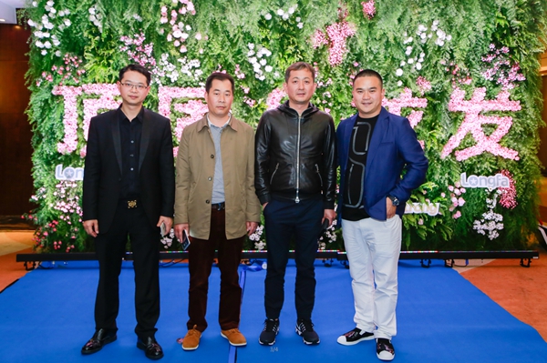 大牌约大牌——顶固&龙发时尚设计盛典既尊柜之夜闪耀蓉城