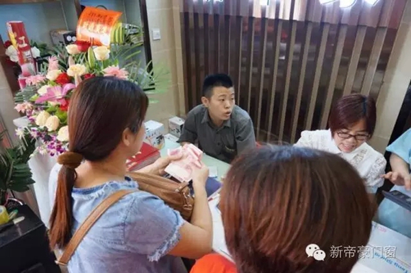 新帝豪新兴店盛大开业，佛山“黄飞鸿”来助兴！