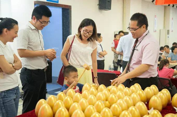韩丽橱柜工厂团购会，万人疯抢火爆落幕！ 
