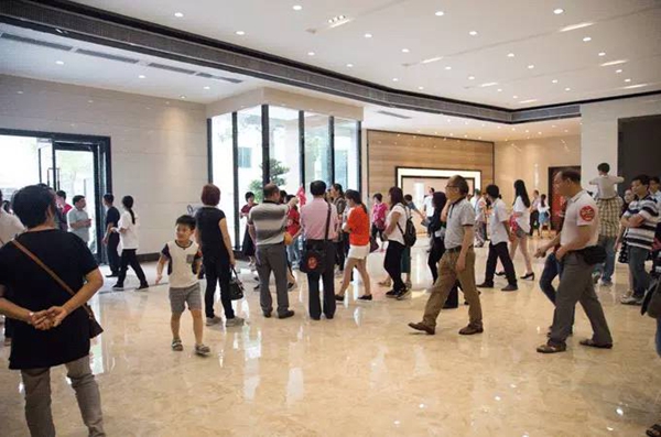 韩丽橱柜工厂团购会，万人疯抢火爆落幕！ 