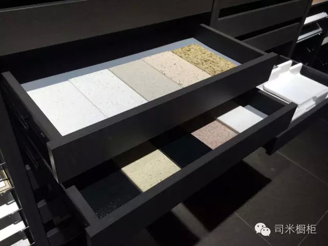 玩转色彩,欣赏司米橱柜那别“样”的风景! 玩转色彩,欣赏司米橱柜那别“样”的风景!