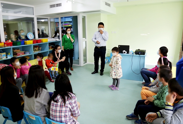 与爱童行，亚丹衣柜“病房开学日”活动隆重举行