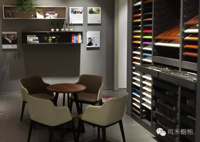 玩转色彩,欣赏司米橱柜那别“样”的风景! 玩转色彩,欣赏司米橱柜那别“样”的风景!