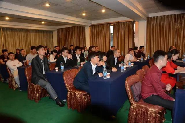 名欧商学院：“颠覆力量”全国经销商巡回培训重庆站