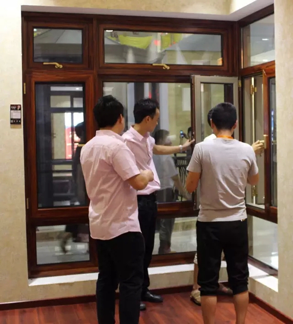 广州建博会期间，正派门窗现场签约65家经销商！