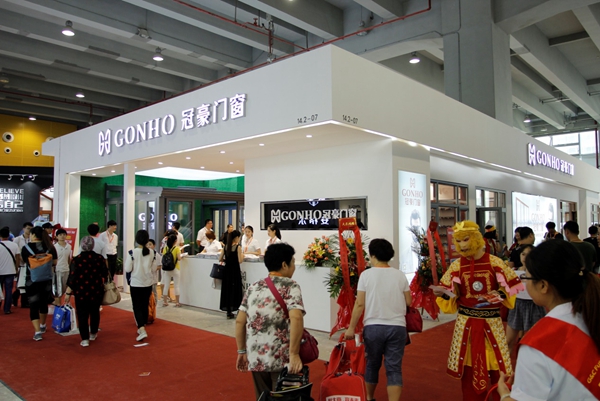 冠豪门窗：发生在展会第二天的精彩故事