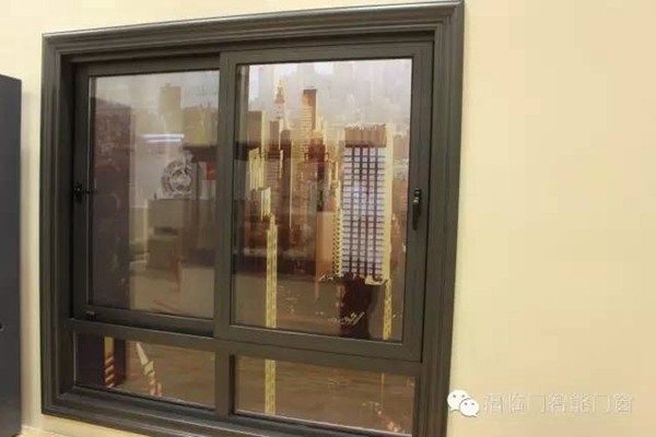 广州建博会上，“福临门世家”展馆宾客如云