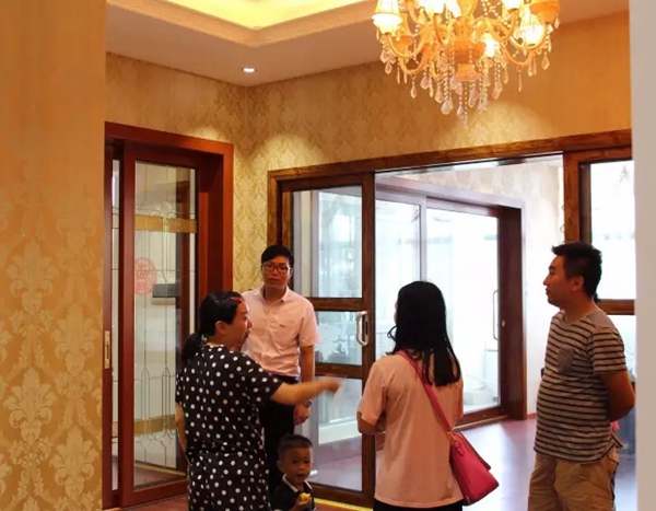 广州建博会期间，正派门窗现场签约65家经销商！