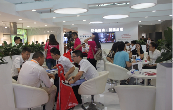 展会直击：箭牌衣柜惊艳亮相大放异彩