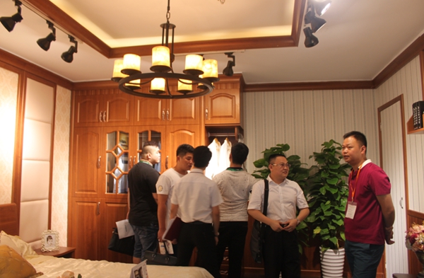 展会直击：箭牌衣柜惊艳亮相大放异彩