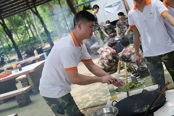 帝奥斯门窗勇者之师户外拓展培训圆满结束