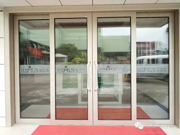 实验告诉你，钢化玻璃在什么情况下容易自爆？