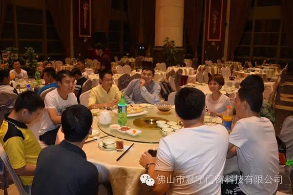 慧宁与你一路同行!--记2016年慧宁门窗清远古龙峡漂流 慧宁与你一路同行!--记2016年慧宁门窗清远古龙峡漂流