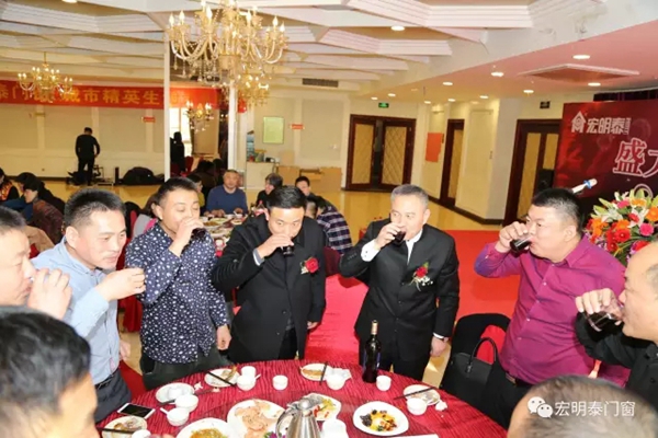 宏明泰门窗青岛高科园专卖店盛大开业