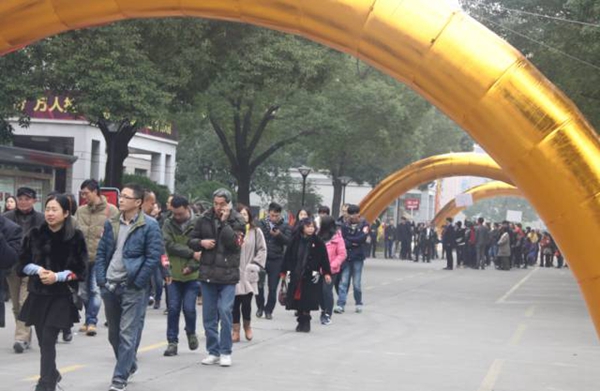 金迪木门：辉煌30年“去工厂 万人抢”首届团购会圆满结束！