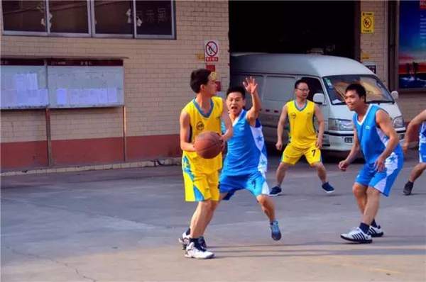 跳跃吧，2016篮球 ； 飞扬吧，2017梦想 
