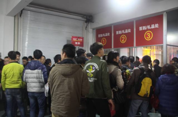 金迪木门：辉煌30年“去工厂 万人抢”首届团购会圆满结束！