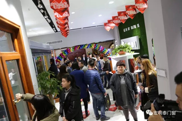 宏明泰门窗青岛高科园专卖店盛大开业