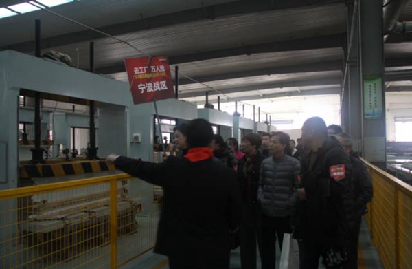 金迪木门：辉煌30年“去工厂 万人抢”首届团购会圆满结束！