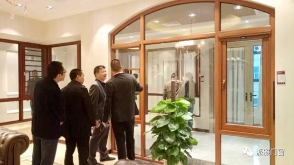 广东省门业协会领导参观考察派雅门窗新工厂 广东省门业协会领导参观考察派雅门窗新工厂