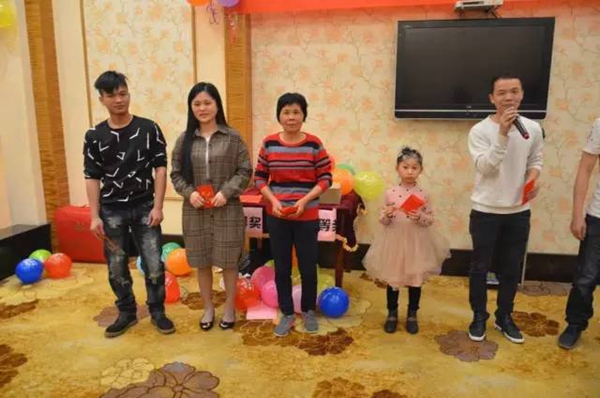 御皇贵族门窗：我们的年夜饭，我们大家的Party！ 