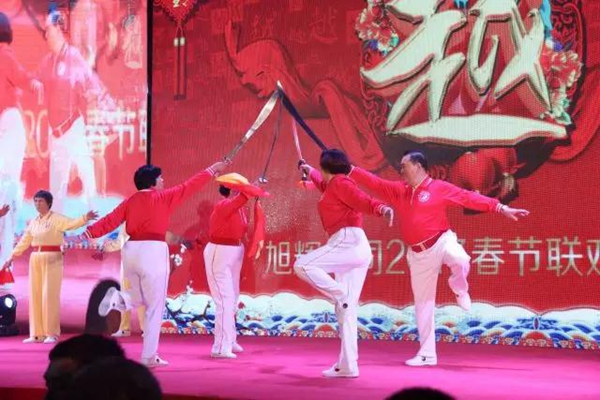 鸡年大吉:轩尼斯门窗2017年春节联欢晚会圆满结束 鸡年大吉:轩尼斯门窗2017年春节联欢晚会圆满结束