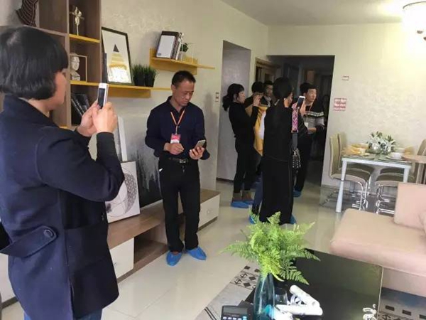 时代倾城伊百丽全屋定制战略合作样板间