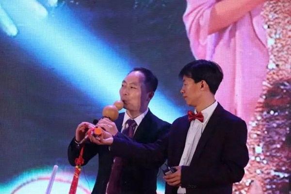 鸡年大吉:轩尼斯门窗2017年春节联欢晚会圆满结束 鸡年大吉:轩尼斯门窗2017年春节联欢晚会圆满结束