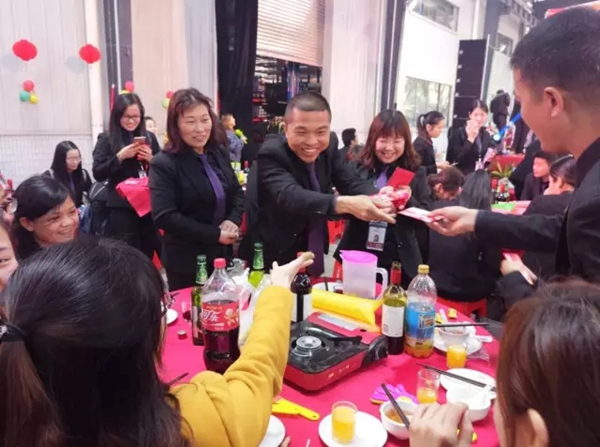 2.14皇派门窗开工典礼千余人一起秀幸福
