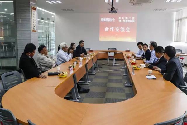 轩尼斯门窗：缅甸建筑协会主席U Nyein Aung一行到访轩尼斯总部考察 