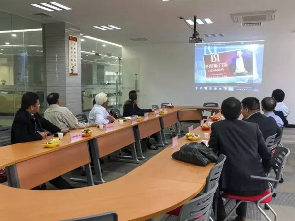 轩尼斯门窗：缅甸建筑协会主席U Nyein Aung一行到访轩尼斯总部考察 