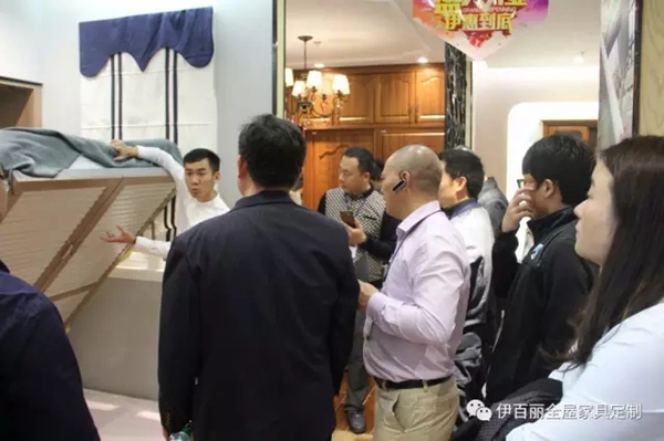 喜讯：2017年伊百丽全屋定制全国招商会成功签约11家！